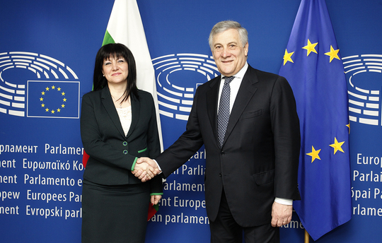 Speaker of Parliament Tsveta Karayancheva speaks with EP President Antonio Tajani in Brussels